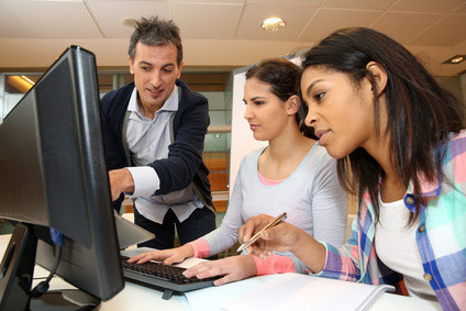 Jeunes en cours - ordinateur